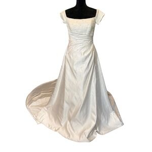 San Patrick Carolina Wedding Dress Ivory Satin Beaded A-Line Cap Sleeve Sz 4–6